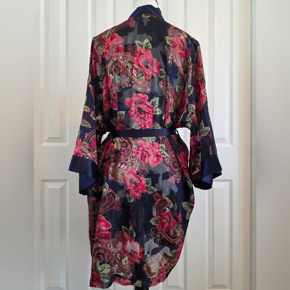 Vintage Victoria's Secret Gold Label Satin Paisley Short Robe- One Size - Picture 7 of 8